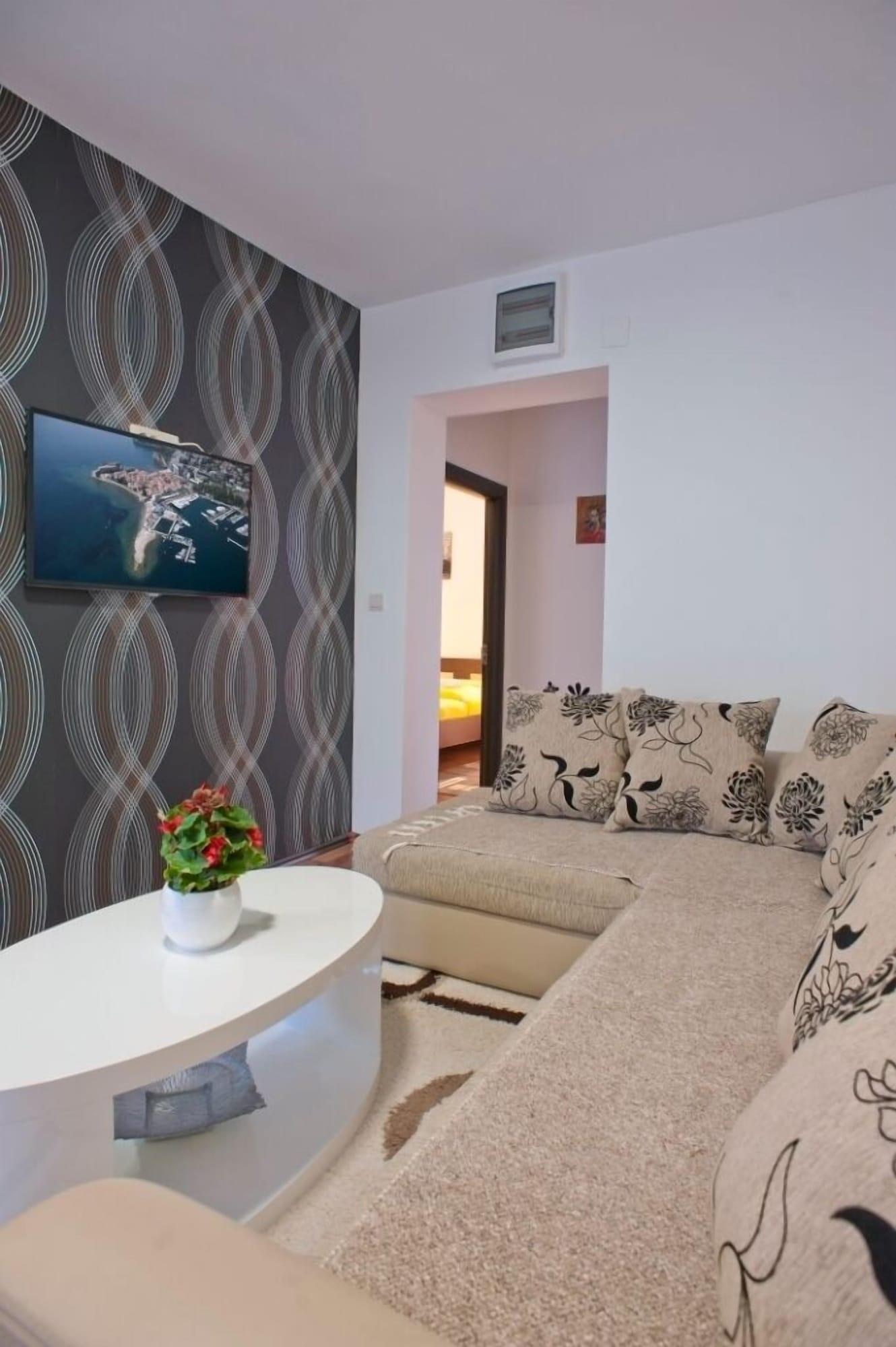 B&T Apartments Budva Eksteriør billede