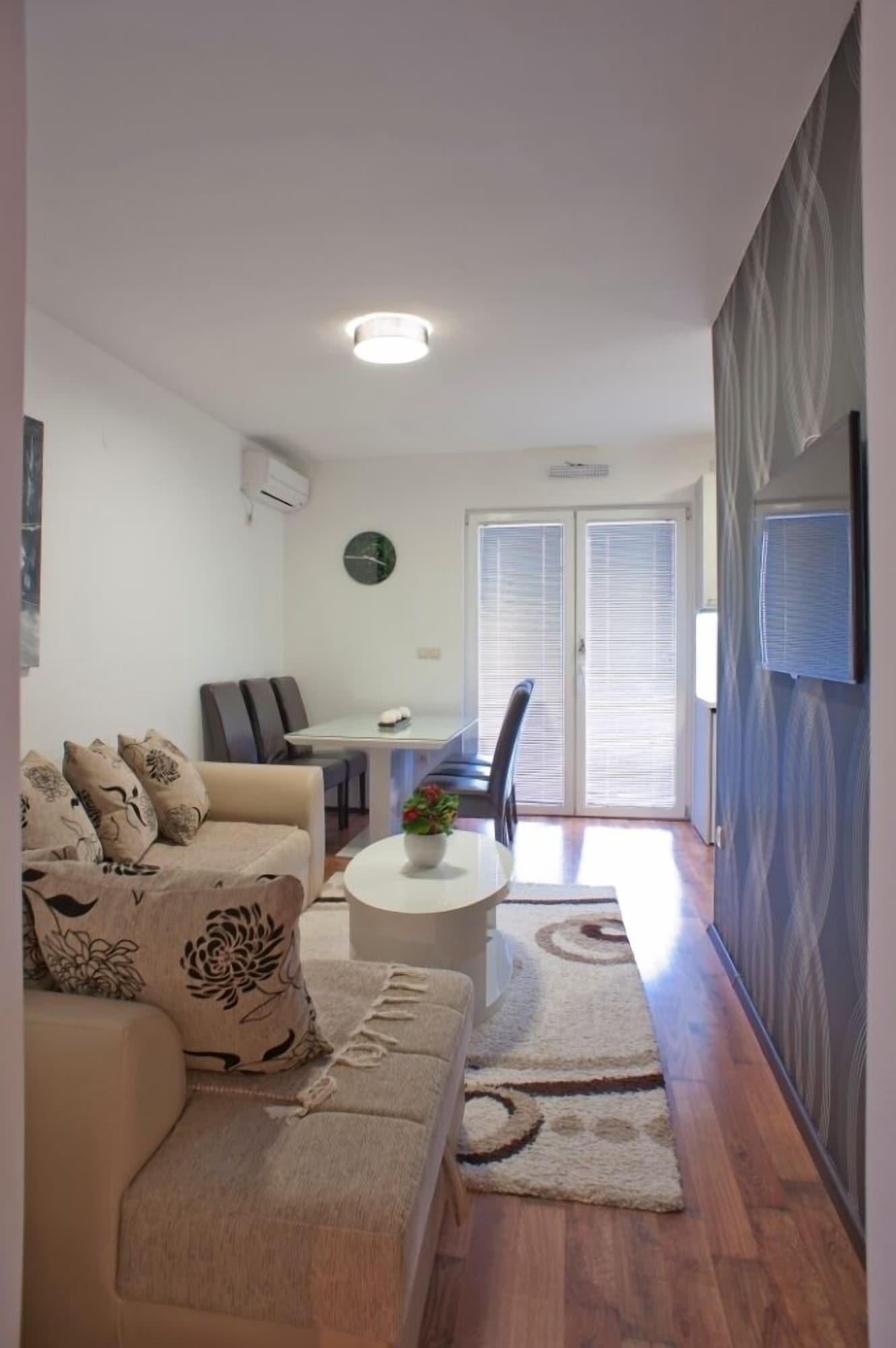 B&T Apartments Budva Eksteriør billede