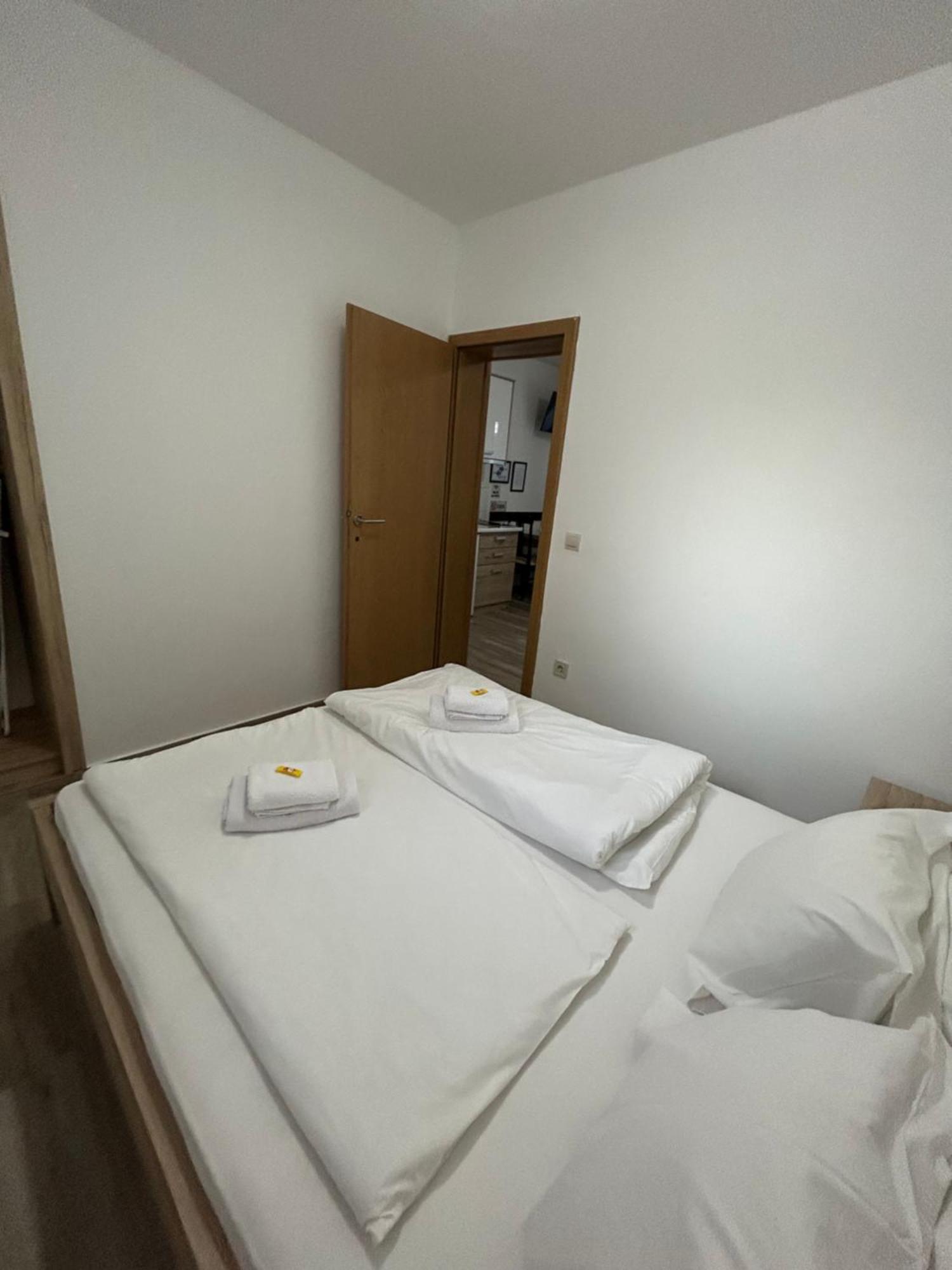 B&T Apartments Budva Eksteriør billede