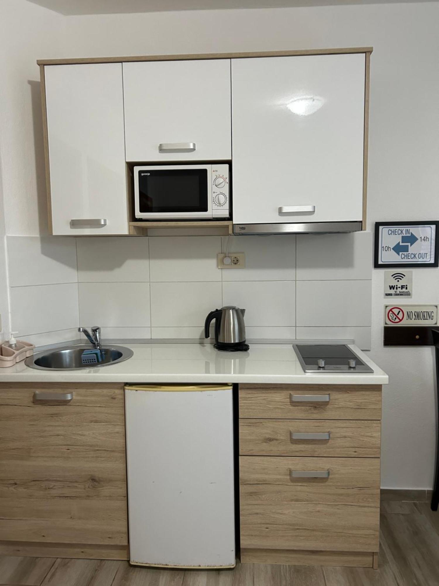 B&T Apartments Budva Eksteriør billede