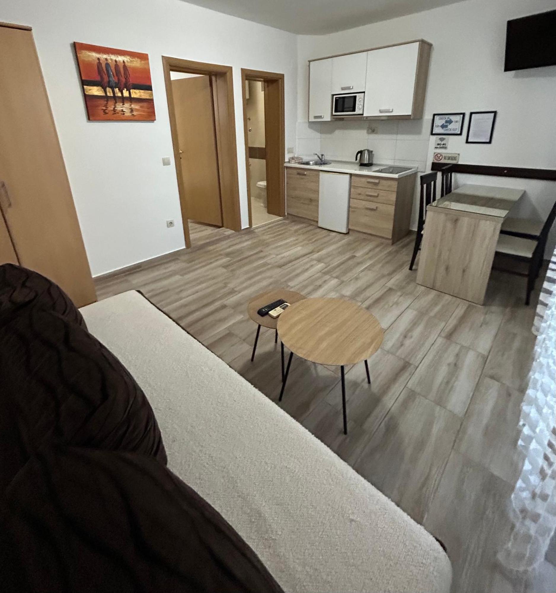 B&T Apartments Budva Eksteriør billede